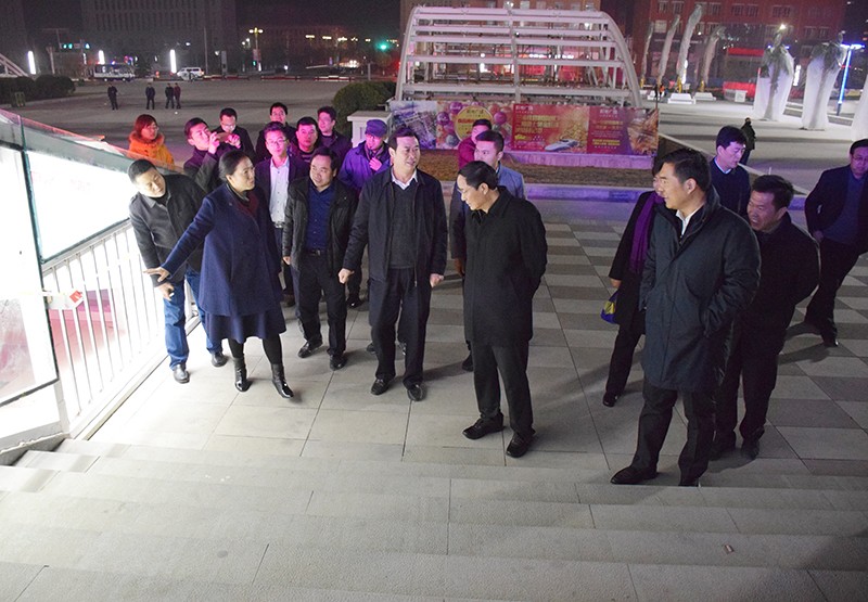 省委副書記歐陽堅(jiān)一行視察隴南站階州廣場(chǎng)