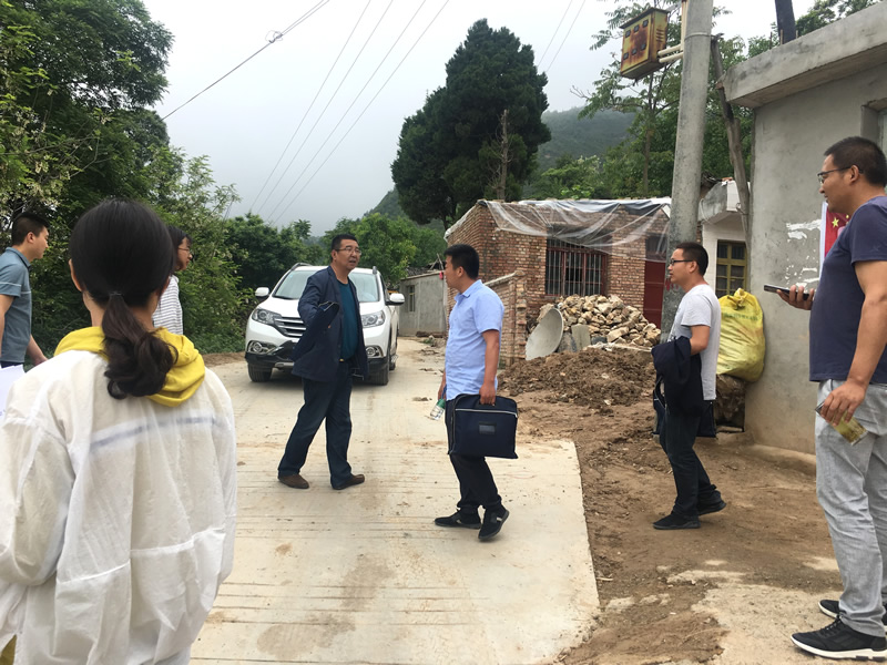 市龍江城鄉(xiāng)發(fā)展集團公司持續(xù)開展精準扶貧幫扶工作