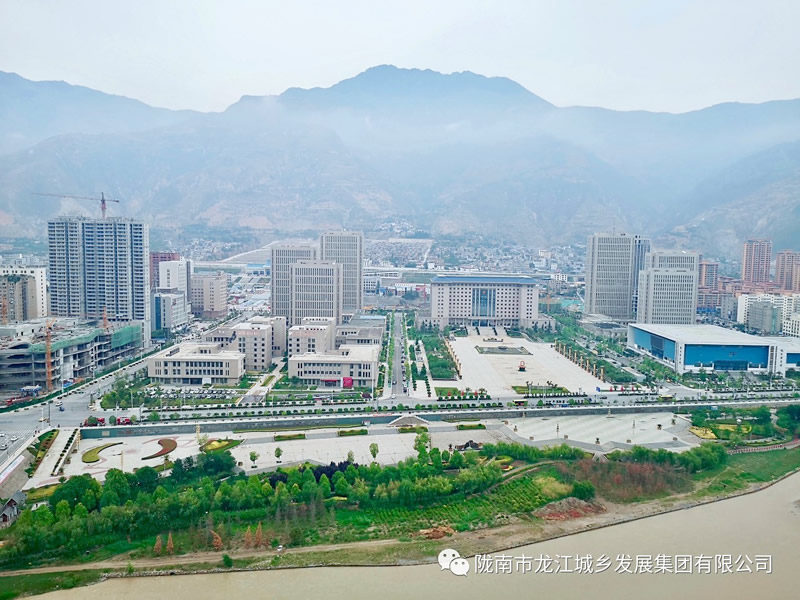 匠心傾注、喜封金頂——龍江?雙子座商住小區(qū)主體順利封頂