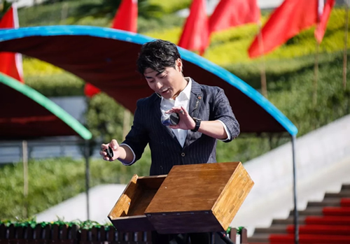 2019武都花椒產(chǎn)銷對接（電商）洽談會(huì)在階州廣場隆重開幕~