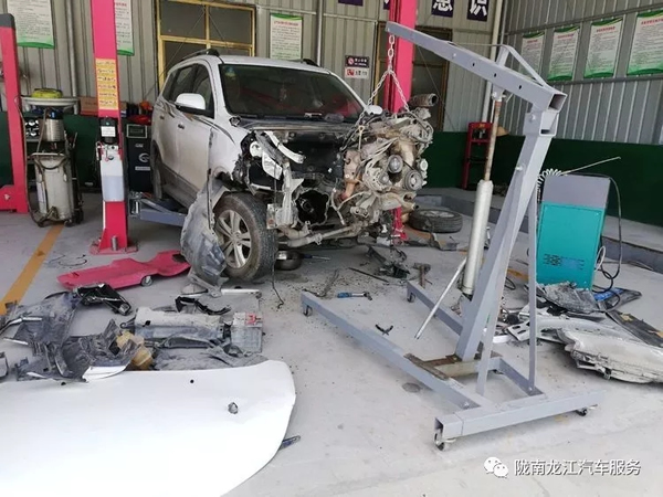 金錘鈑金，銀槍噴漆！龍江汽修值得信賴！