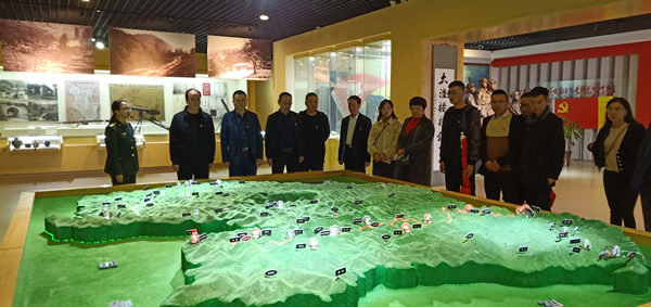 市龍江集團開展“不忘初心、牢記使命”主題黨日活動